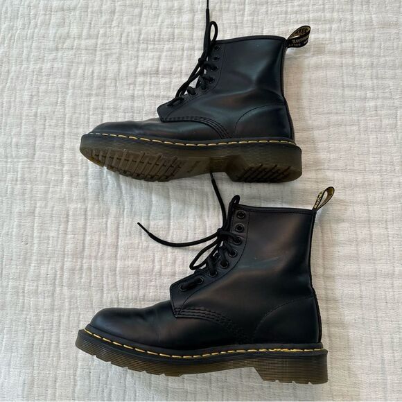 Dr. Martens Boots SLIP RESISTANT LEATHER LACE UP 1460 Size Women’s 7 - Picture 4 of 10